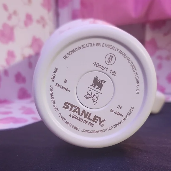 Stanley LoveShackFancy Pink Rose 40oz Tumbler - Picture 5 of 7